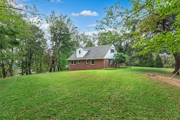 4940 NORTHLAWN CIR