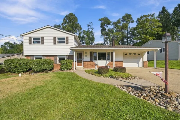136 SUNRISE DR