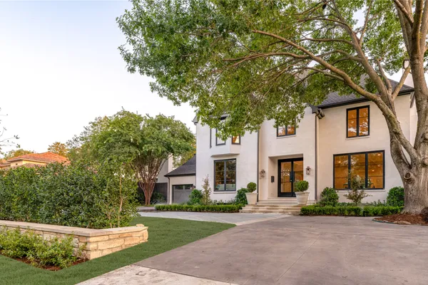 6810 MIMOSA LN