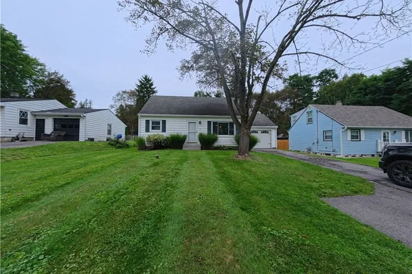 107 E DAUENHAUER ST