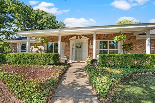 1317 WADE DR