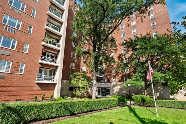 4601 FIFTH AVE 621