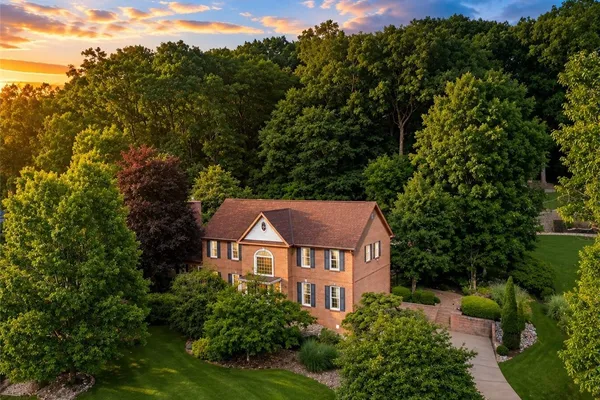 217 LA GRANDE DR