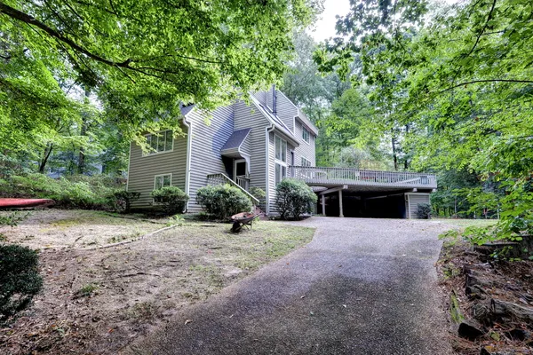 411 HEMPSTEAD RD
