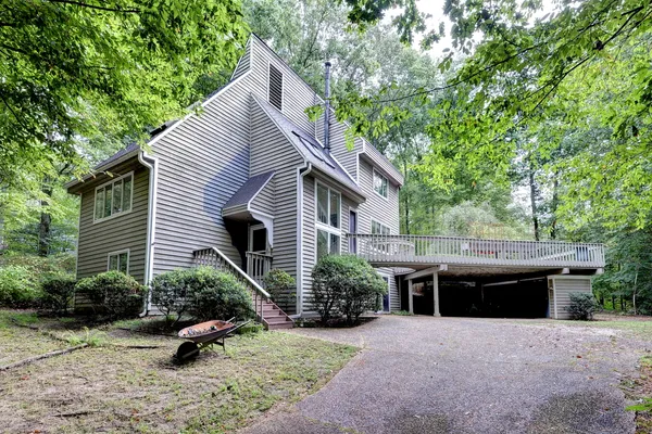 411 HEMPSTEAD RD