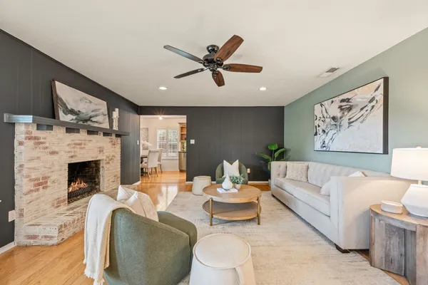 12450 WOOD MANOR CIR