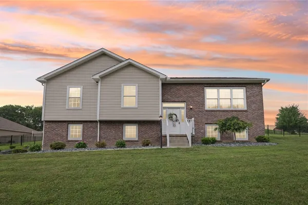 196 WEATHERVANE DR