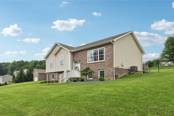 196 WEATHERVANE DR