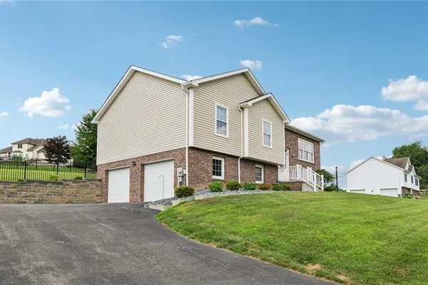 196 WEATHERVANE DR
