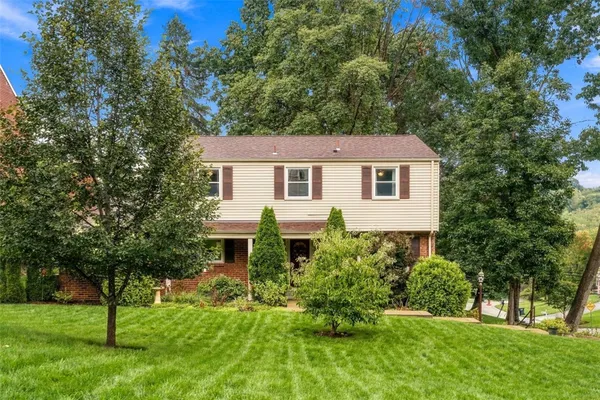 550 CLAIR DR