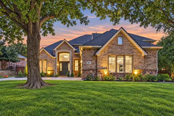 804 LAKEWOOD DR