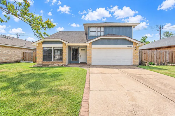 12027 HUNTINGTON PARK DR