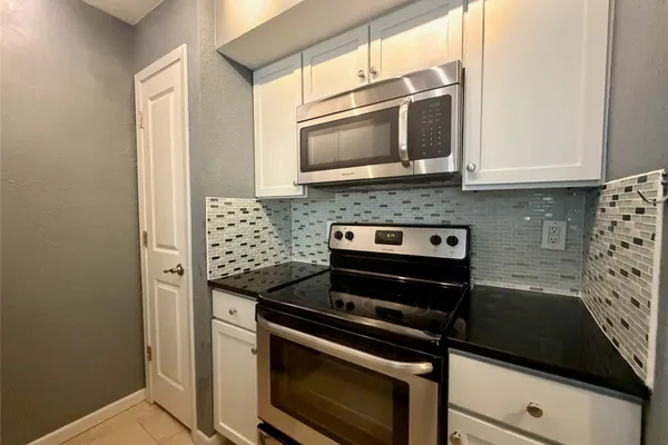 3204 MANCHACA RD 302