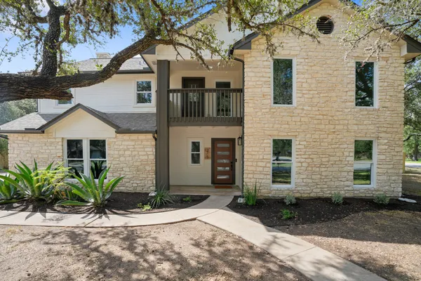 215 DEWBERRY CV