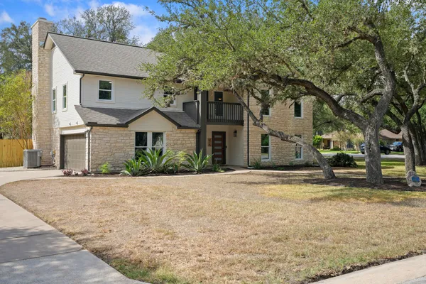 215 DEWBERRY CV
