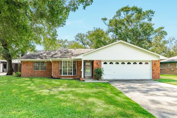 232 WAYNE DR