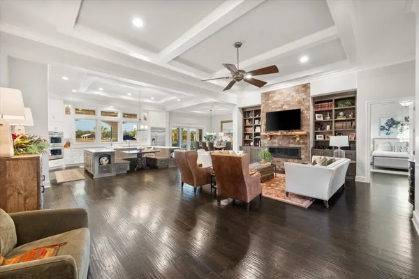10613 KYLE CIR