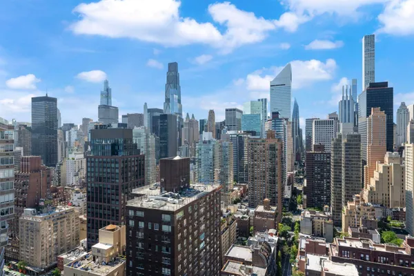 415 E 54TH ST 25C
