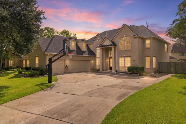 7610 NORTHWOODS DR