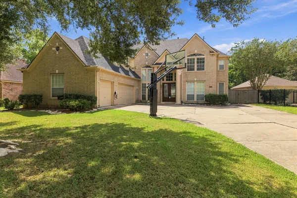 7610 NORTHWOODS DR