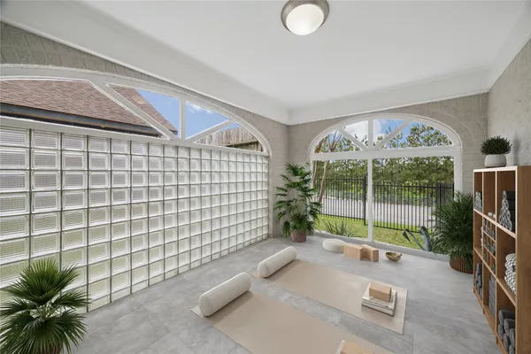 2108 WHITE OAK DR