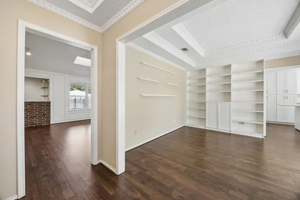 900 ROSEWOOD CT