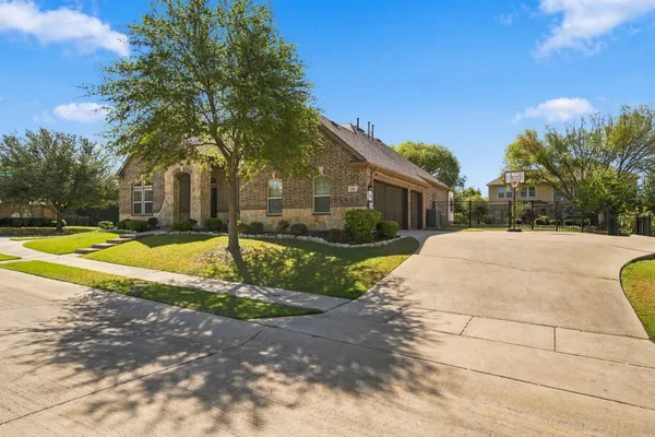 506 LONGFELLOW LN