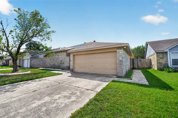 8322 CARMELWOOD LN