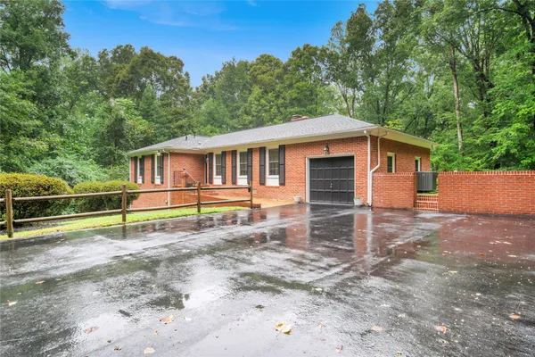 202 PRINCESS LN