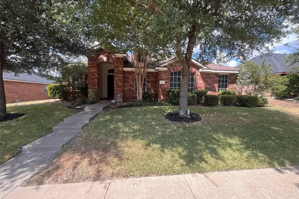 615 MAGNOLIA LN