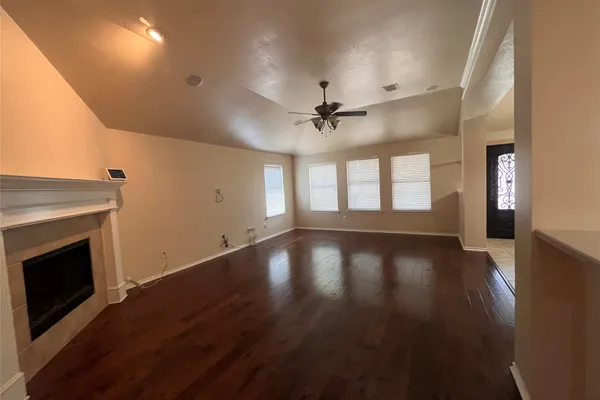 615 MAGNOLIA LN