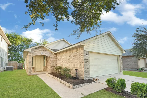 1107 HAMPTON VILLA LN