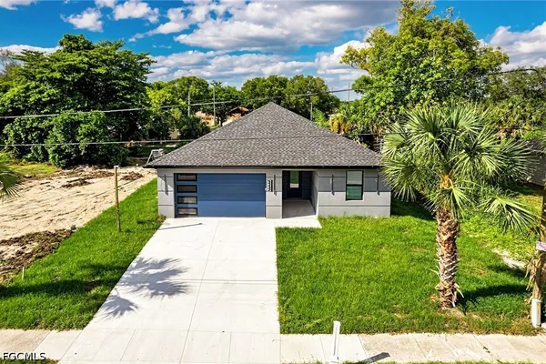 2983 DUNBAR AVE