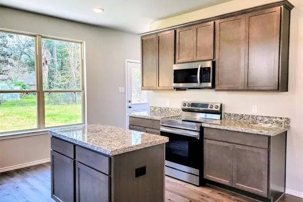 905 CHICKASAW DR