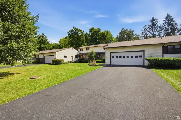 825 KIMRY MOOR
