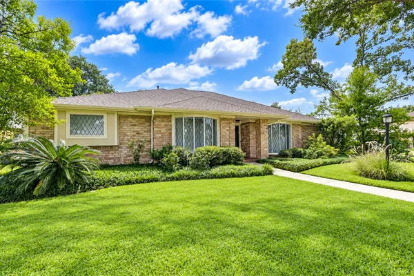 3222 LA QUINTA DR