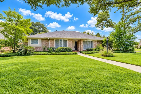 3222 LA QUINTA DR