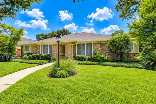 3222 LA QUINTA DR