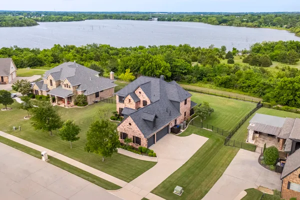 1017 HILLTOP DR