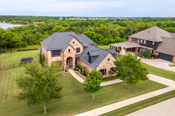 1017 HILLTOP DR