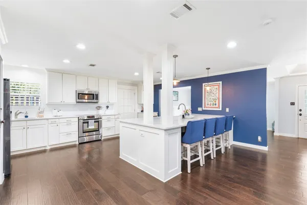 549 SELLMEYER LN