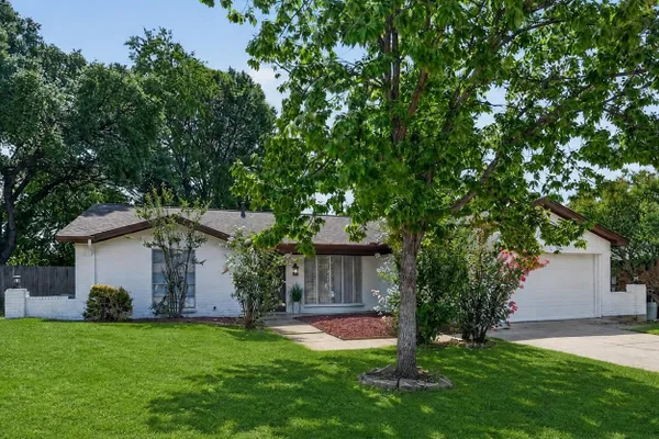 1904 BRIAR MEADOW DR