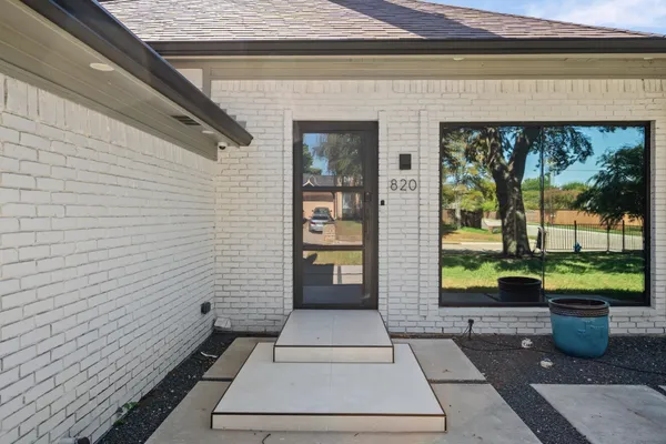 820 RAYWOOD CIR