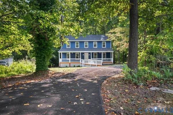 3611 LOCUST CT
