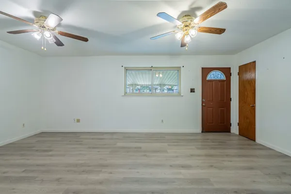 1105 BELLE ST
