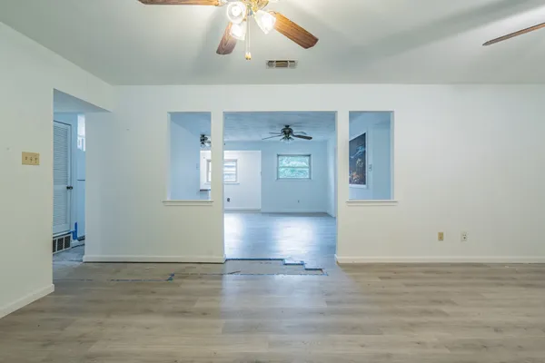 1105 BELLE ST