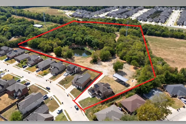 240 TEAKWOOD DR