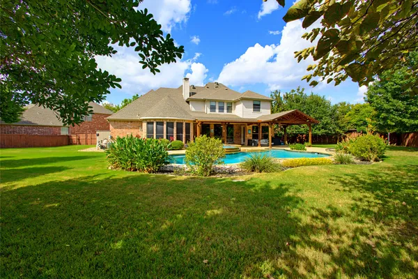 7501 THISTLEDOWN DR