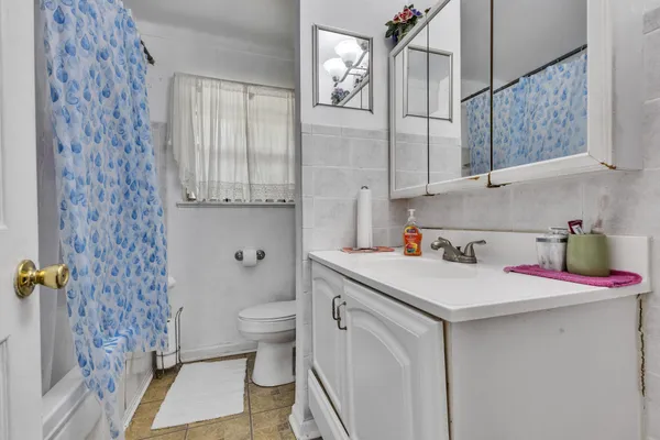 6051 WILLOW GLEN DR