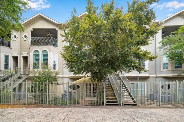 112 DETERING ST